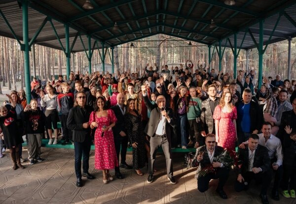 Благотворительные концерты в Курской области. Фото © Хор Турецкого