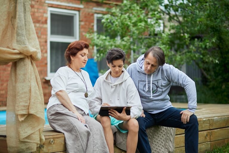    В Оренбуржье улучшили связь в еще двух малых населенных пунктах Белов Михаил Александрович