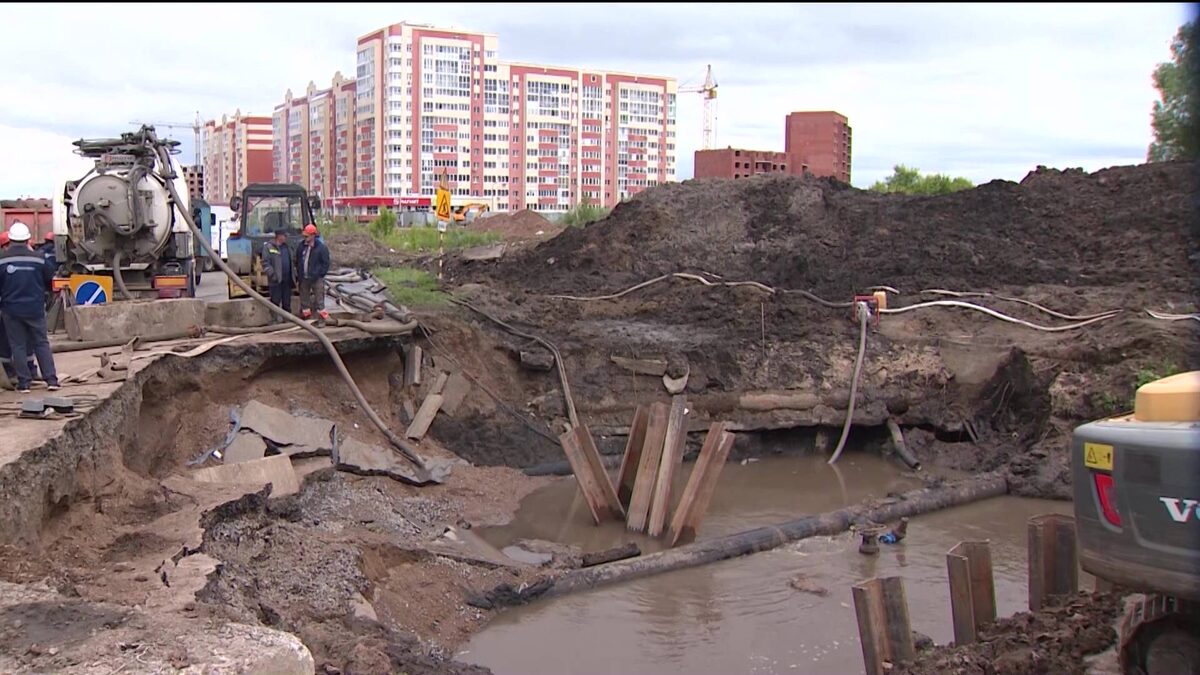    Десятки домов, школы и детсад остались без воды из-за коммунальной аварии в Уфе