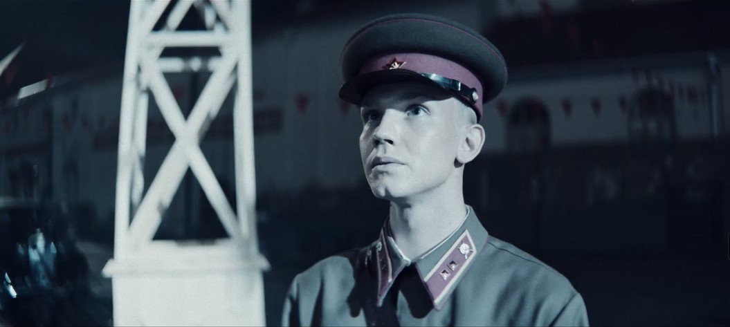 Кадр из фильма "В СПИСКАХ НЕ ЗНАЧИЛСЯ" 