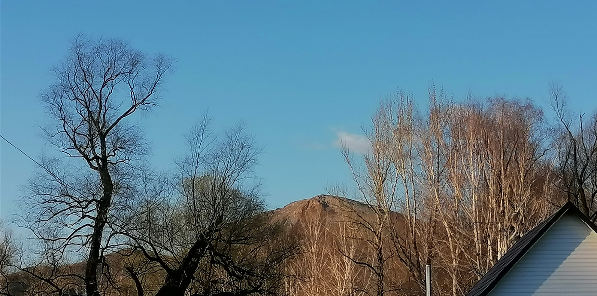 А день так чудесно начинался. Небо ясное, весеннее.