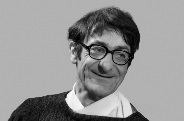 Гачев Георгий Дмитриевич (1929-2008) – советский и российский философ, культуролог, литературовед и эстетик; доктор филологических наук; ведущий научный сотрудник Института славяноведения РАН; выдвинул концепцию ускоренного развития литературы. 
