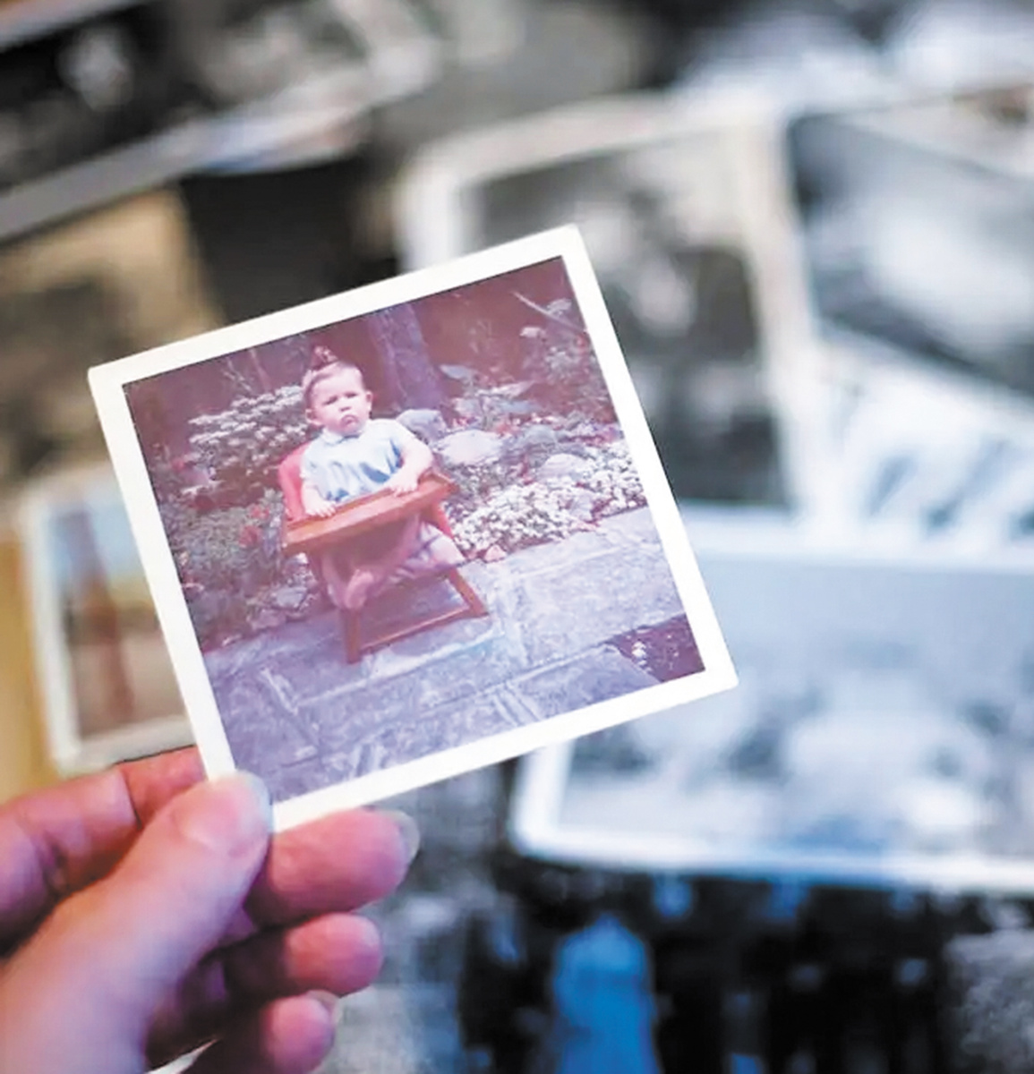 "Слайдов" с травмирующими событиями, незакрытыми вопросами и просто с засоряющей мозг информацией, мешающей видеть вещи объективно, у отдельного человека может быть много. Такие личности воспринимают мир сильно искаженным, а на "обслуживание" "слайдов" уходит львиная доля их времени и энергии. 