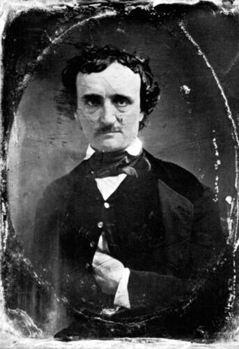Поэт и писатель Эдгар Аллан По умер 7 октября 1849 года. Виновник его безвременной кончины до сих пор неизвестен.