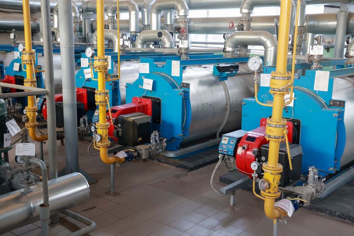    Решение об отключении центрального отопления принимается органами местного самоуправления.