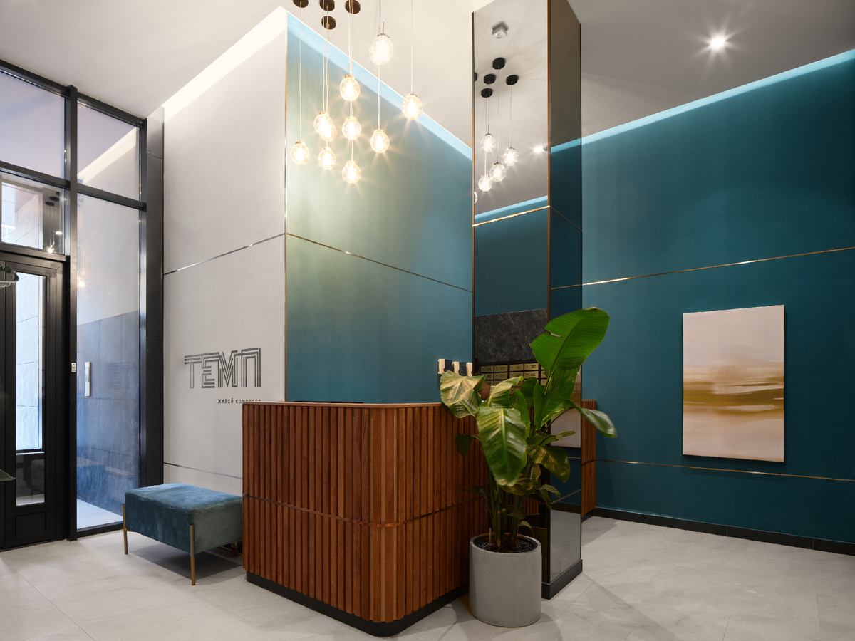 В холлах ЖК Темп прослеживаются мотивы дизайна кинотеатра
