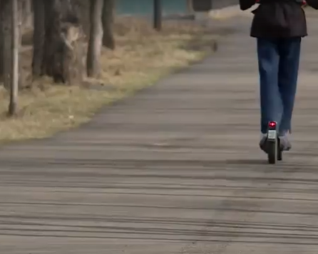     В Красноярске ужесточат правила проката электросамокатов: что об этом думают люди?