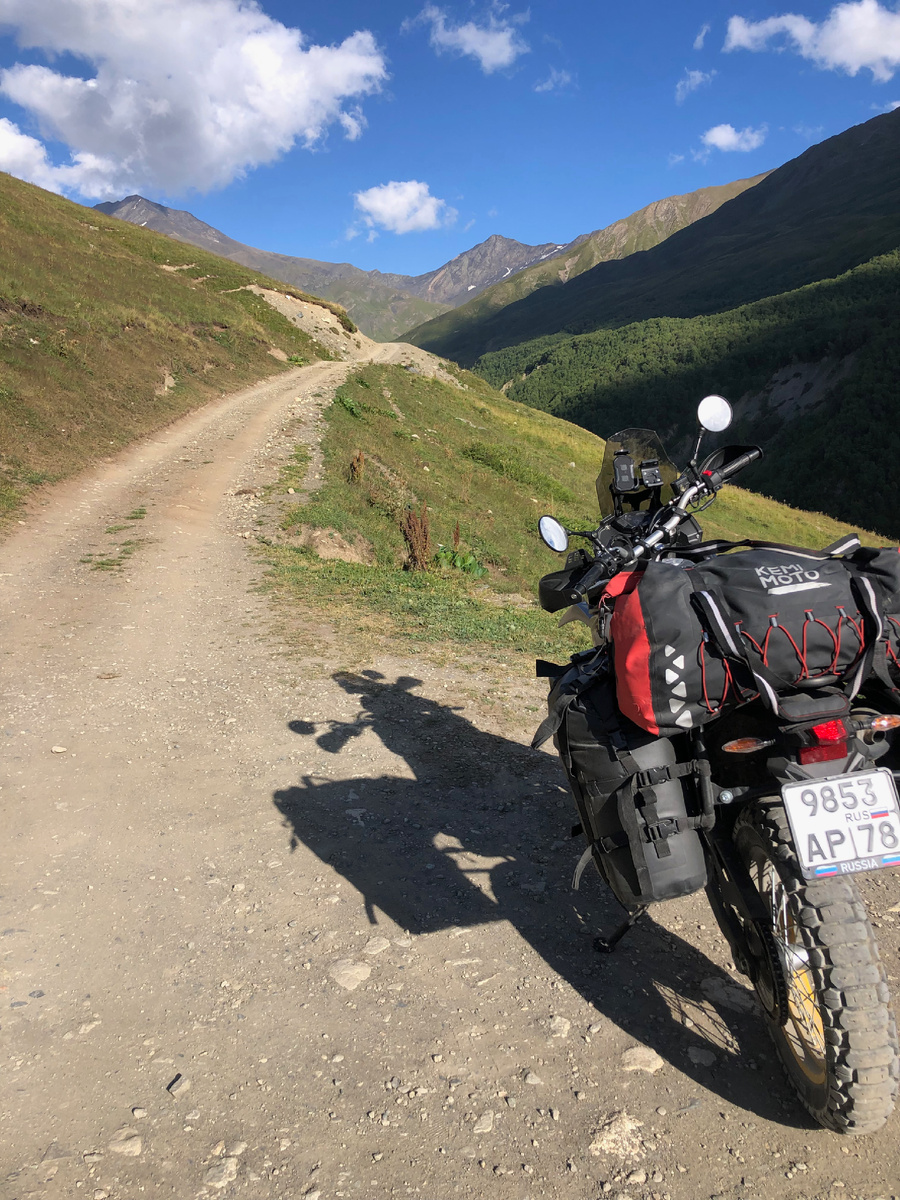Конец дороги в Черекском ущелье - дальше только горы