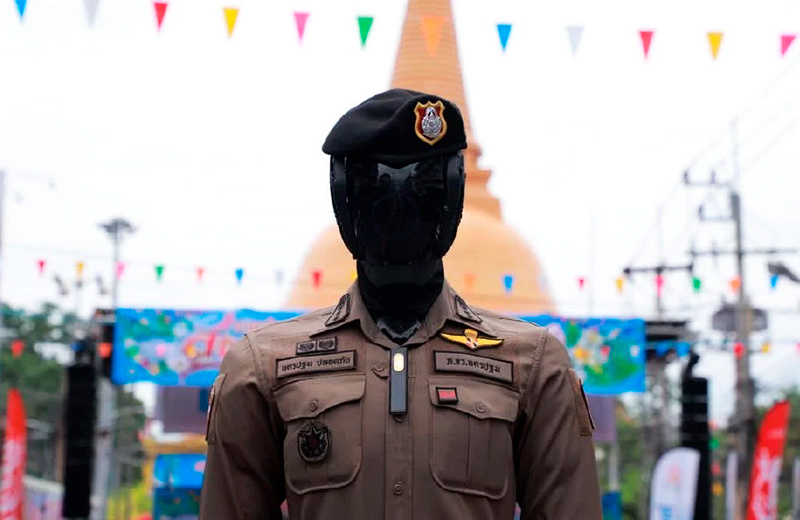 Тайский Робокоп – AI Police Cyborg 1.0 патрулирует улицы и распознаёт лица в реальном времени