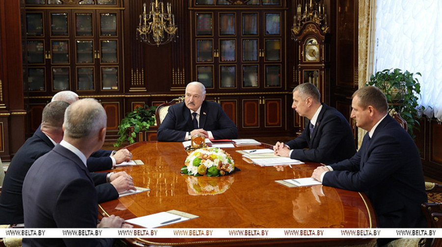     Руководители министерств, местной вертикали, предприятий. Лукашенко принял кадровые решения