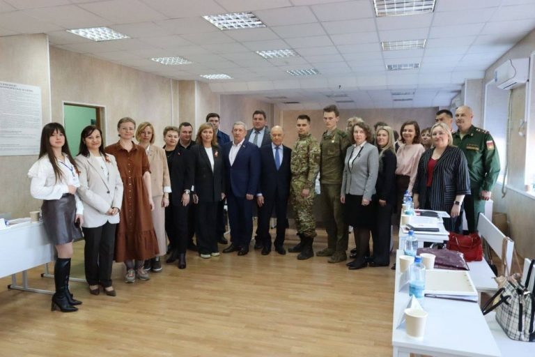    В Оренбурге обсудили вопросы оказания юридической помощи ветеранам и участникам боевых действий Антон Пичурин