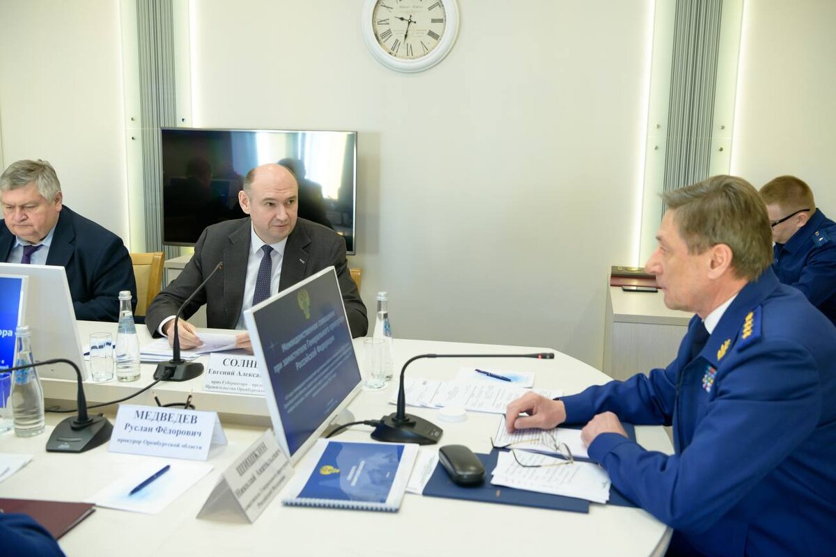    Евгений Солнцев сообщил об итогах работы по восстановлению Оренбуржья после паводка Андрей Севостьянов