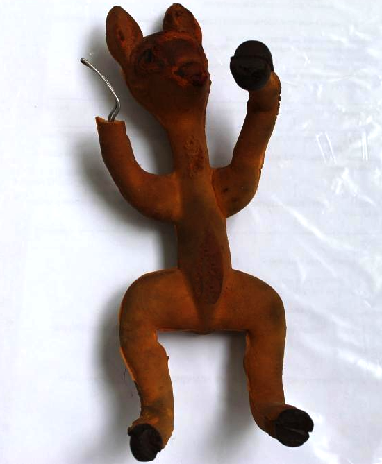 Выглядит жутковато, но не пугайтесь, это - кенгуру :)