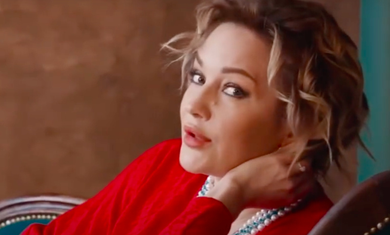    Татьяна Буланова. Фото: кадр клипа на песню Татьяна Буланова & Артем Анчуков — «Разные судьбы»