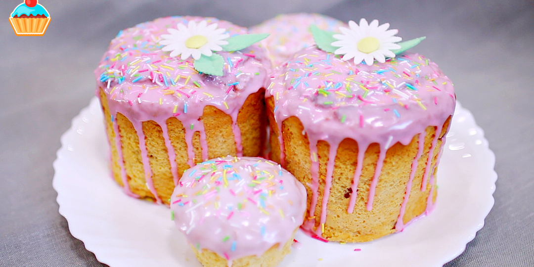 Несложный рецепт куличей на сметане. Пасхальный кулич с цукатами.