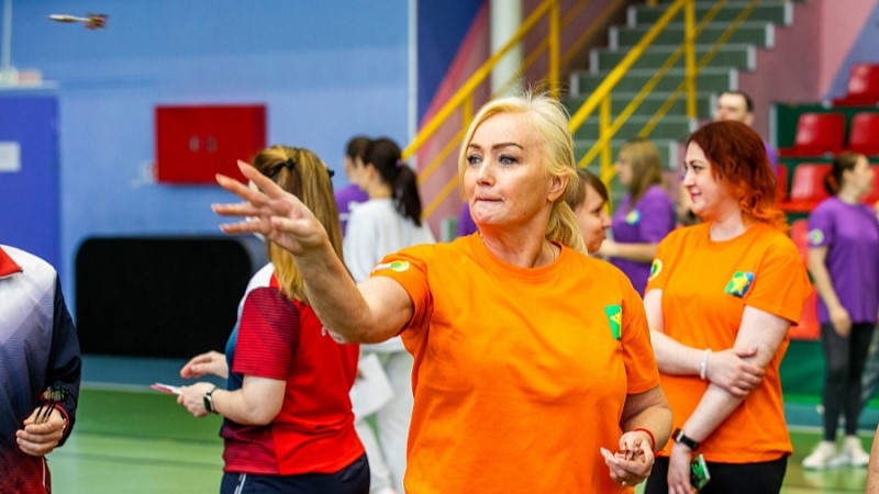    Чиновники Сургутского района сменили офисные кресла на спортивные снаряды