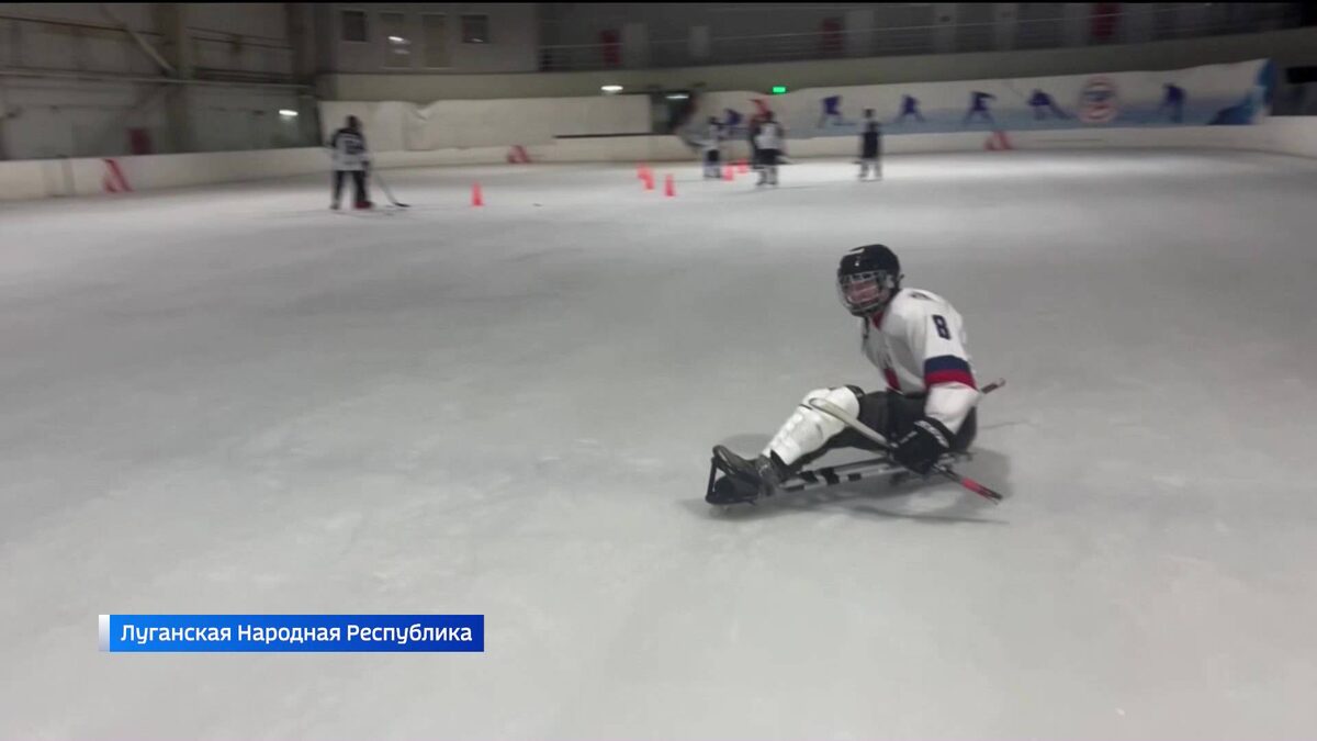    Следж-хоккеисты «Булата» навестили юных хоккеистов команды по адаптивному хоккею ЛНР