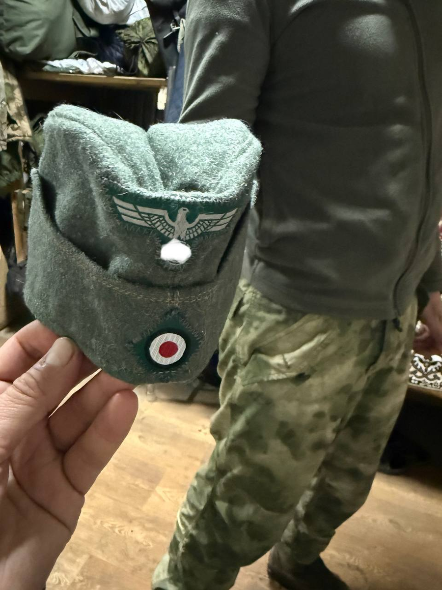 Трофей, изъят нашими у таких же голубчиков, на одном из направлений.