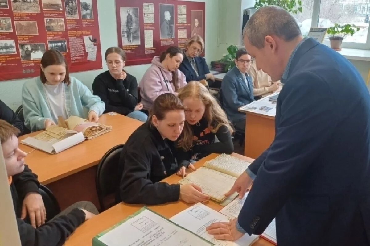    Чтобы начать работать с архивами, студенты должны научиться правильно воспринимать написанное.