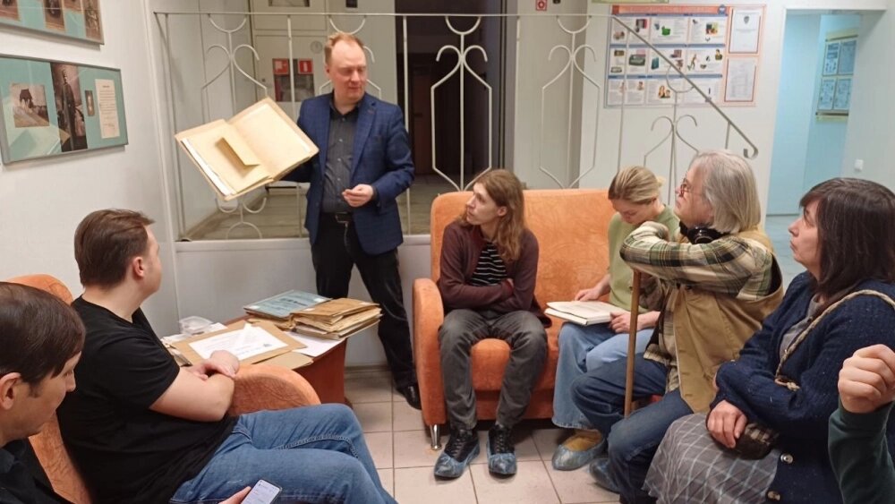    Сотрудники архива проводят встречи и лекции, где рассказывают о том, как правильно интерпретировать исторические документы. Фото: Государственный архив административных органов Свердловской области/ ГААОСО