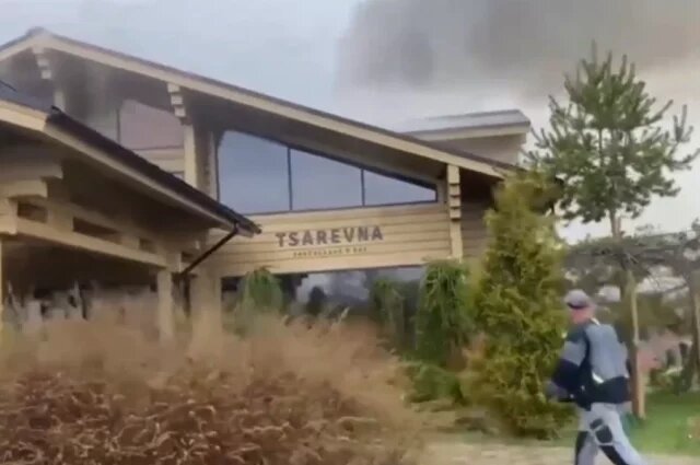    Что послужило причиной пожара в элитном комплексе в Тверской области?