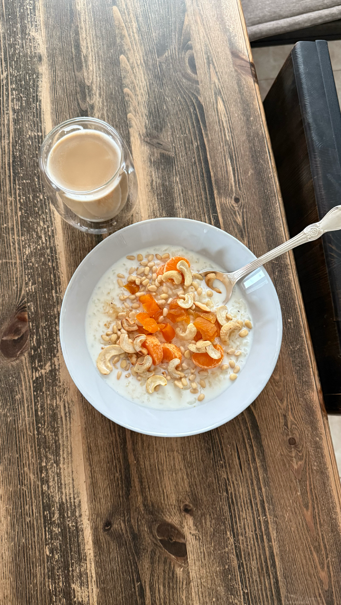 Рисовая каша с курагой