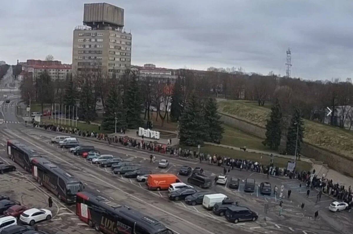    Пасха вызвала ажиотаж и очереди на русско-эстонской границе