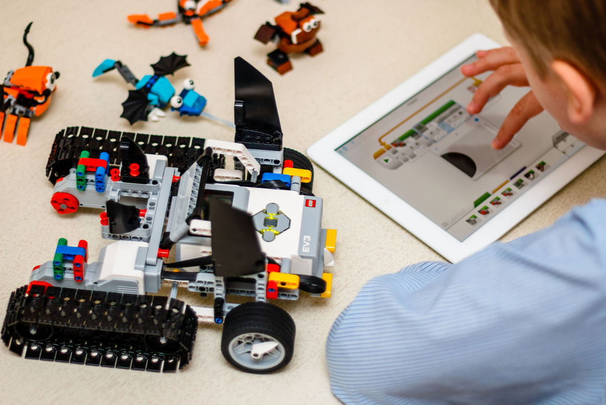    Первый робот: шаги к успеху в робототехнике