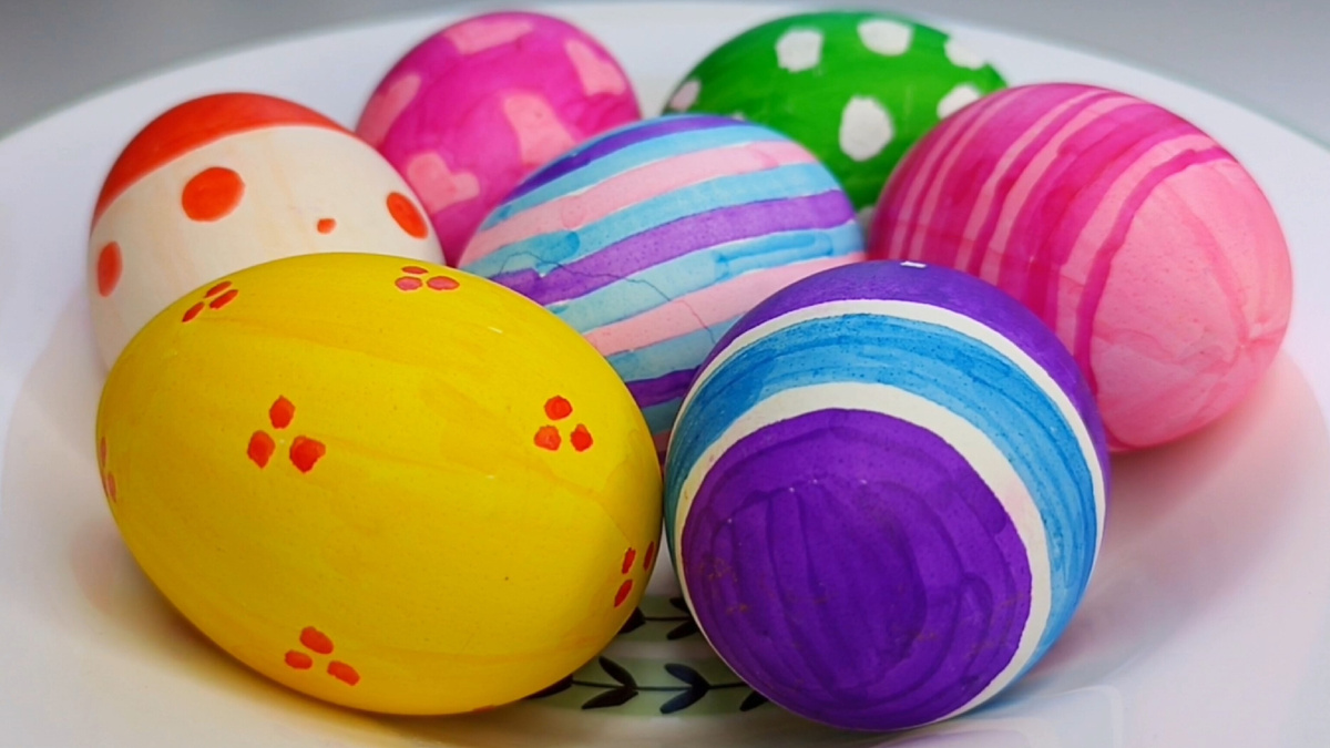 Разрисовала яйца перманентными маркерами