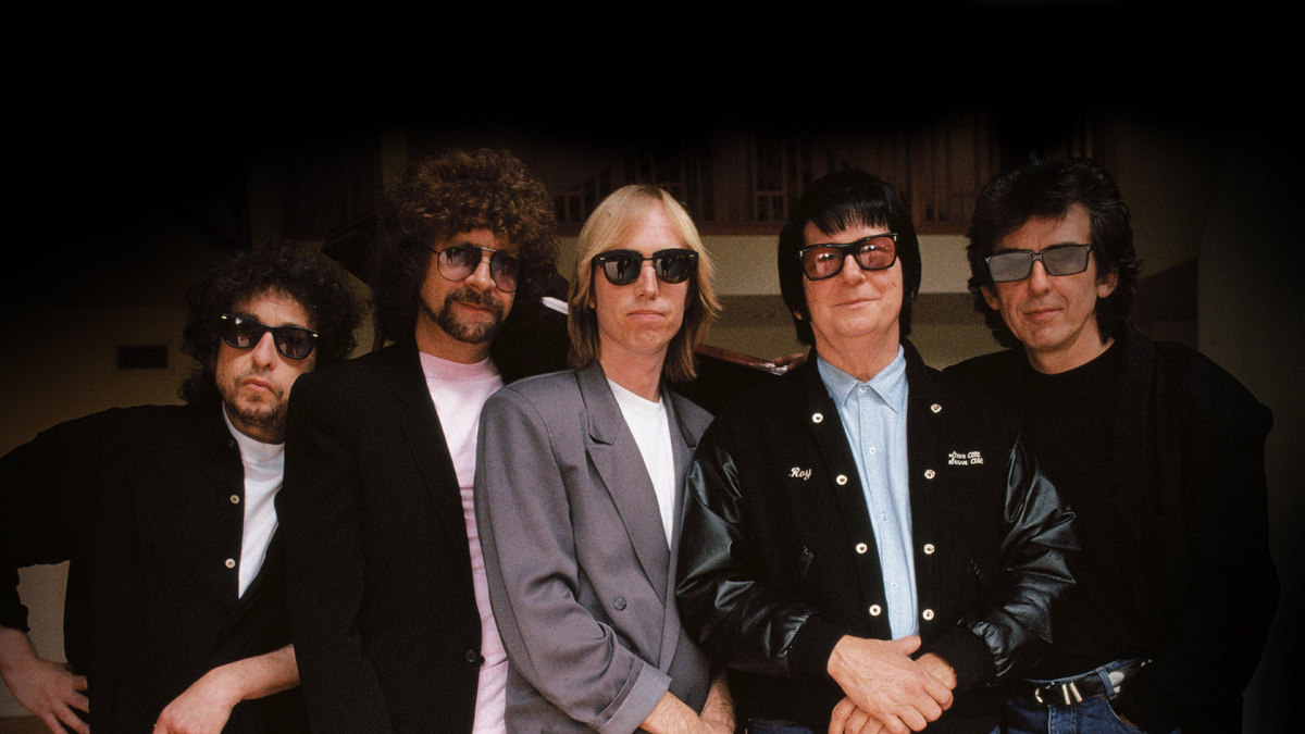 The Traveling Wilburys: Боб Дилан, Джефф Линн, Том Петти, Рой Орбисон и Джордж Харрисон. 1988 год.