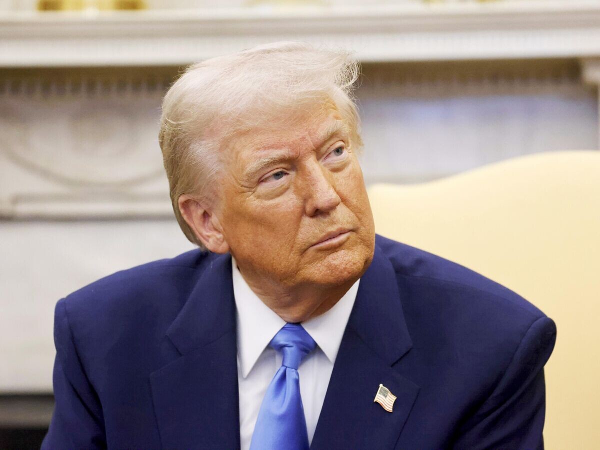   Президент США Дональд Трамп во время встречи с президентом Франции Эммануэлем Макроном© AP Photo / Ludovic Marin