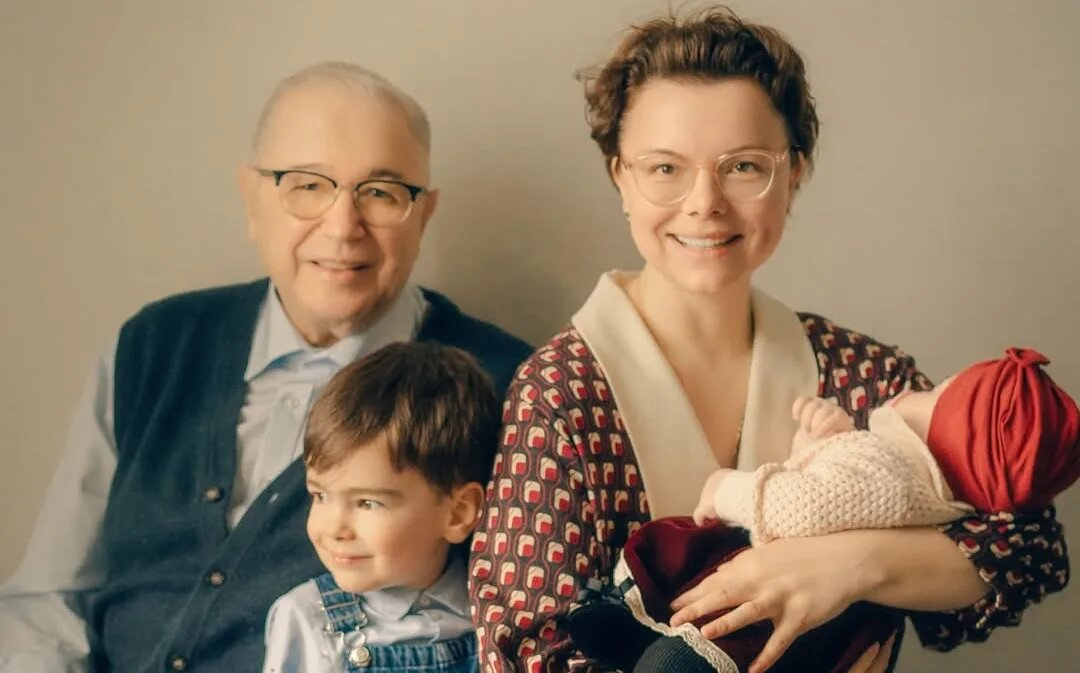Петросян и Брухунова с детьми