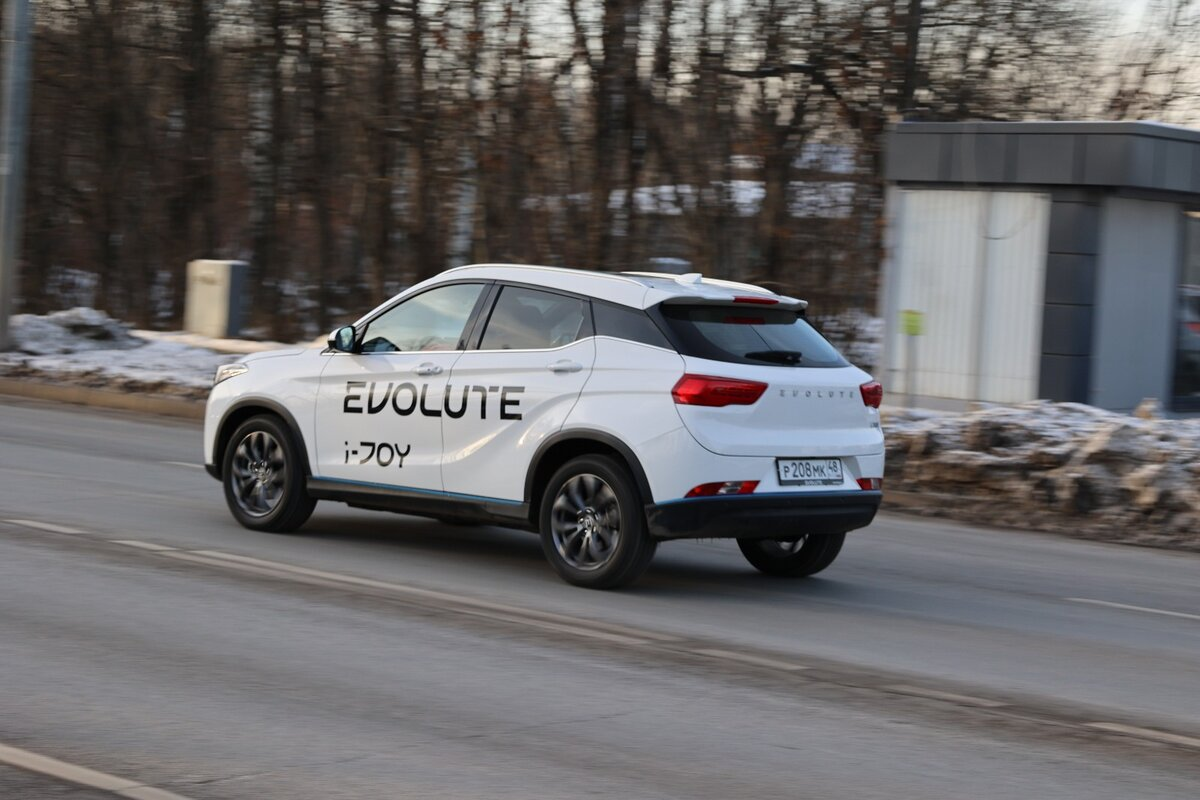 Evolute i-Joy: электрический кроссовер из Липецка.