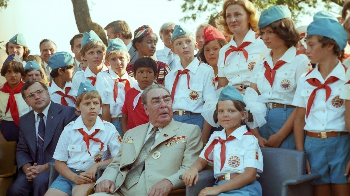 Источник фото: https://m.5-tv.ru/tabloid/300480/mecta-pionera-lager-artek-prazdnuet-95letnij-ubilej/