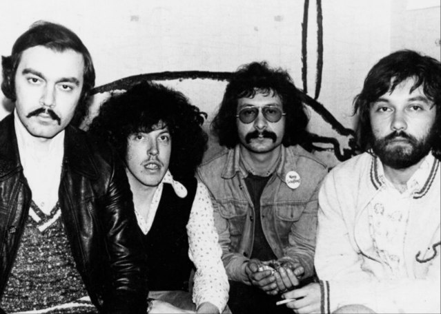 Костяк «Машины времени» второй половины 70-х: Ованес Мелик-Пашаев (директор), Андрей Макаревич (гитара, вокал), Евгений Маргулис (бас, вокал), Сергей Кавагое (ударные)