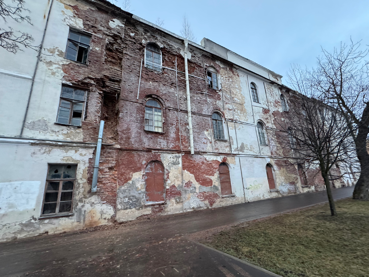 Апрель 2025 фото автора