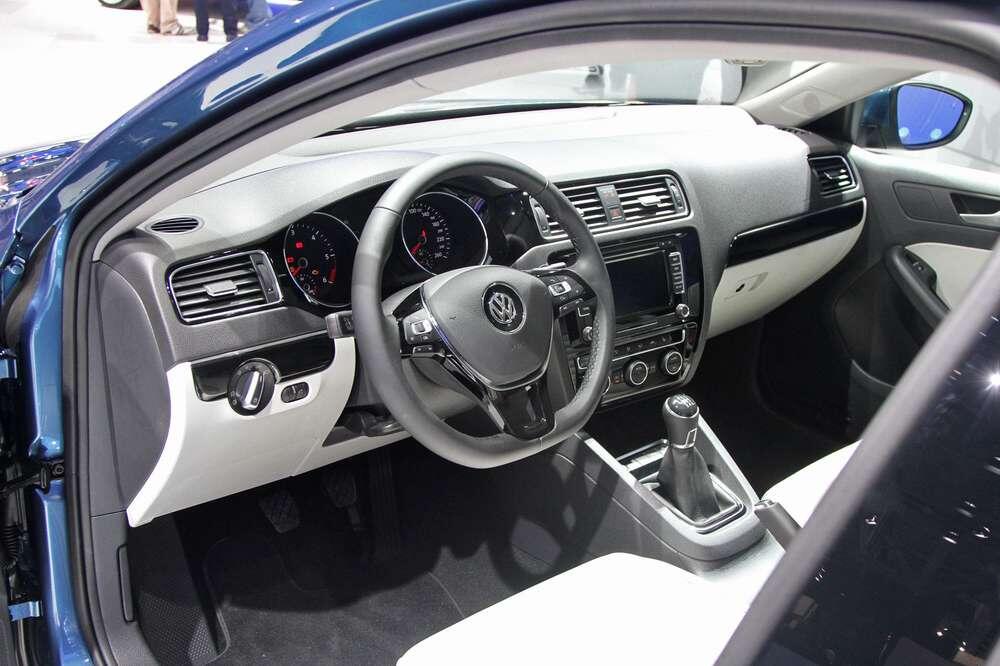 Volkswagen Jetta VI (2010–2018) интерьер