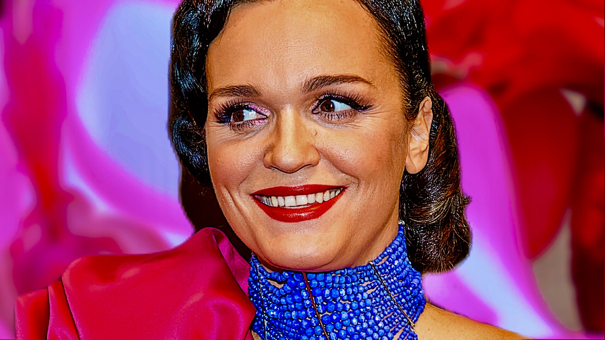 Певица Слава