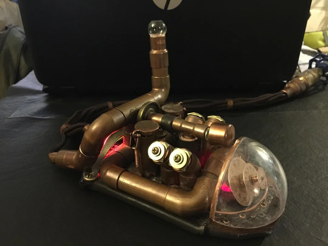 Эту стимпанк-мышку нашел на просторах Интернета. Ее создатель уверяет, что она полностью функциональна.