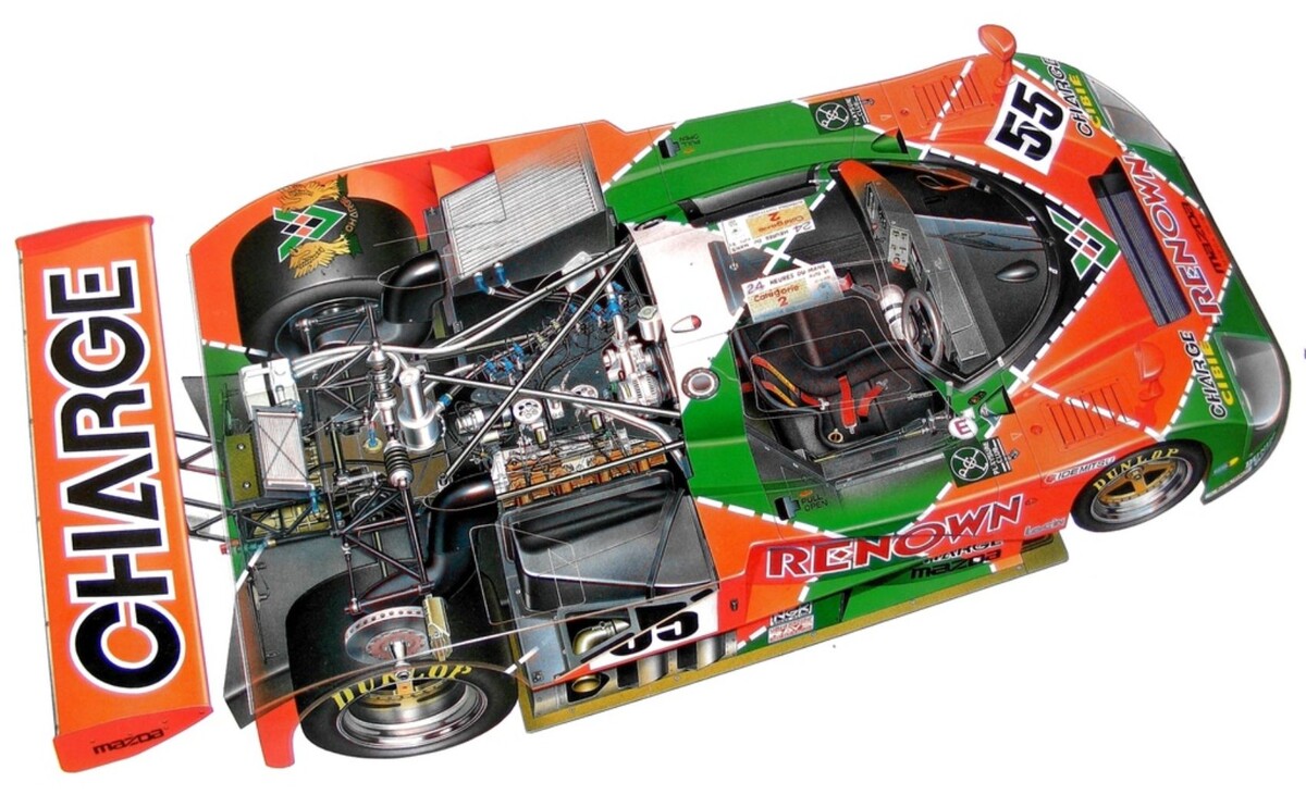 Ротор, что словно кричал на трассе, располагался стандартно от середины сзади.