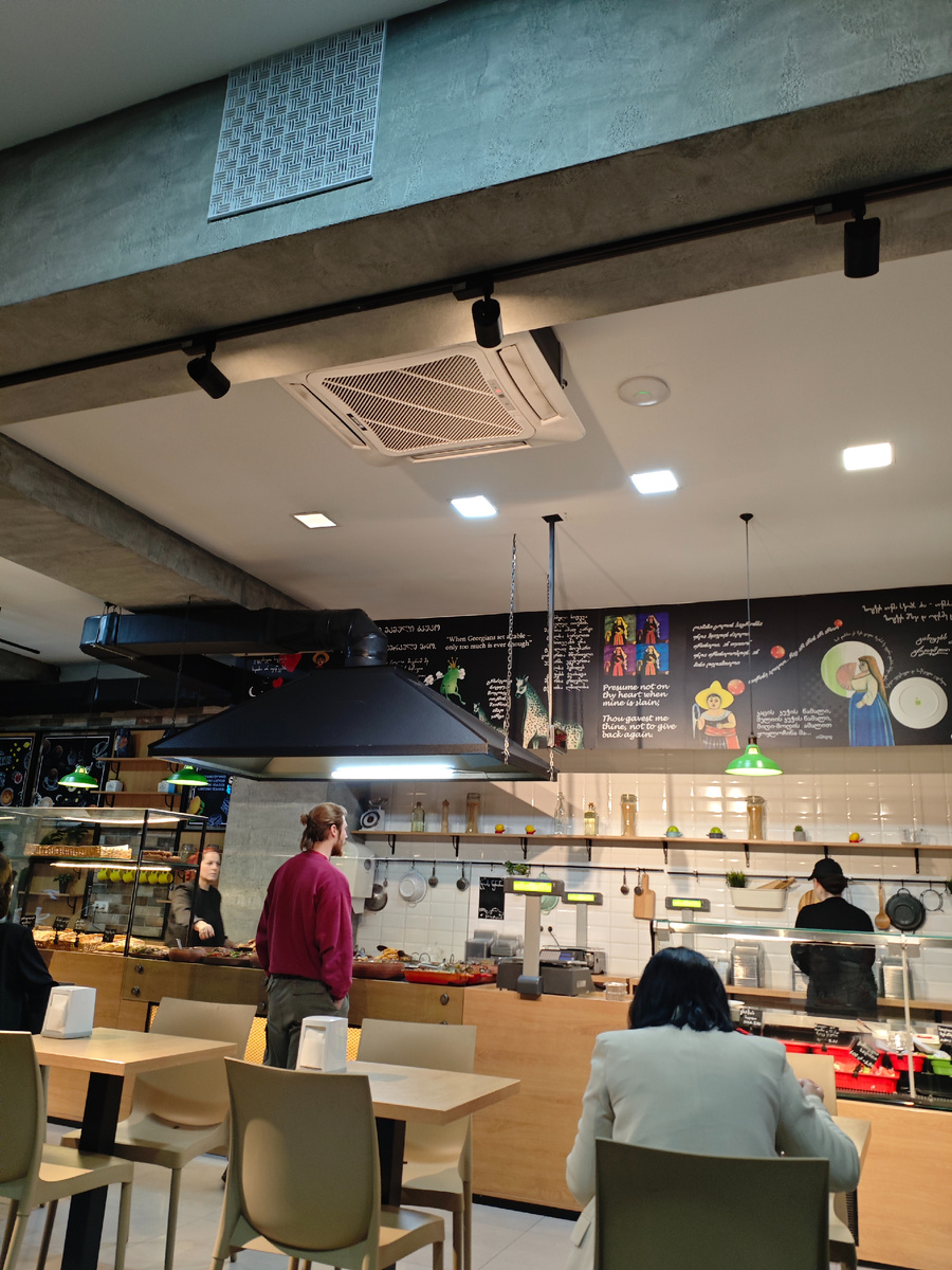 Дегусто внутри