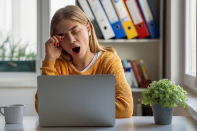    Как взбодриться после бессонной ночи без кофе?