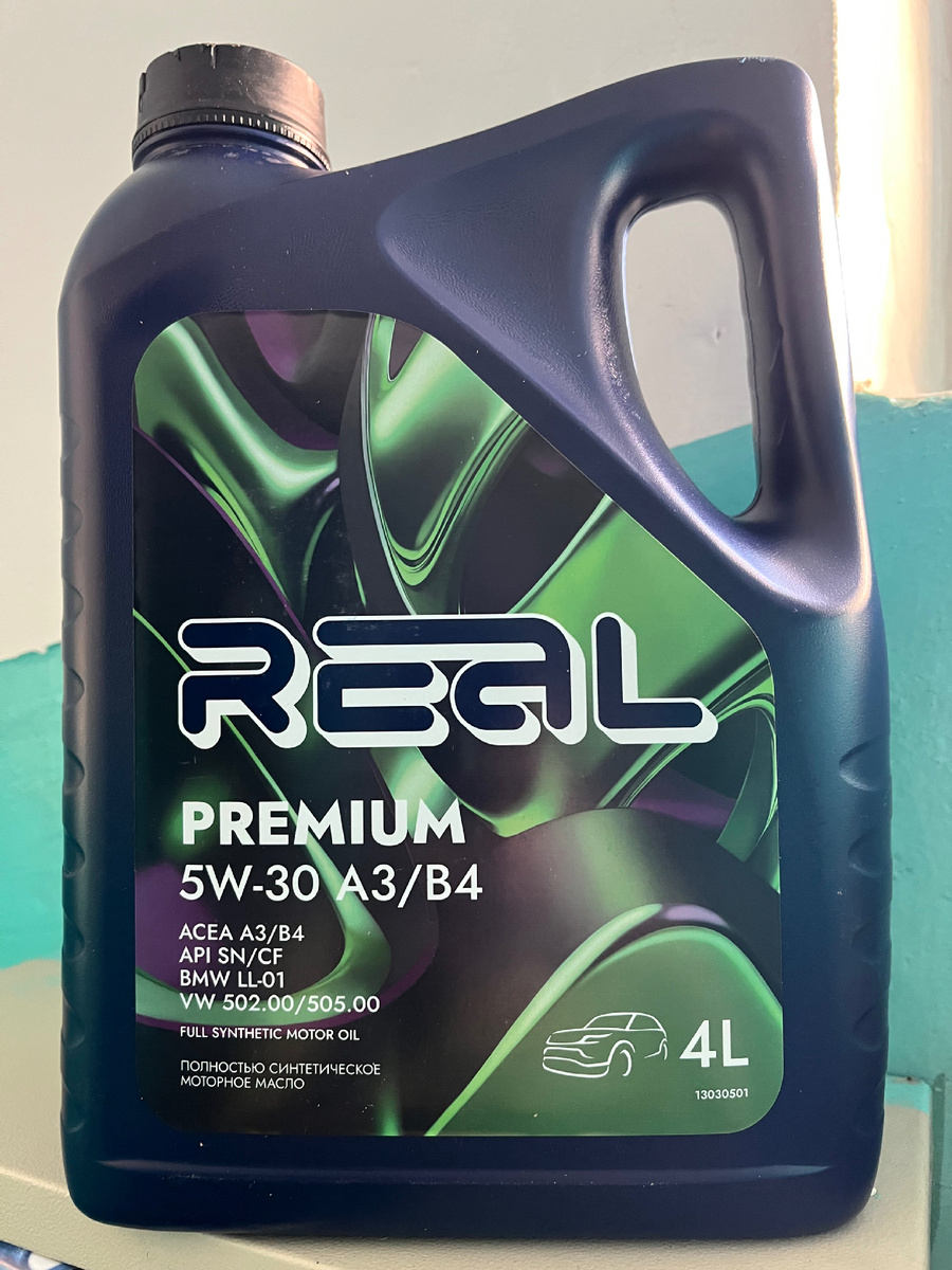 Вот на примере этого масла 5W-30. В этом обозначении первая цифра с буквой W (англ. winter — зима) обозначает вязкость масла при низких температурах, вторая — при высоких