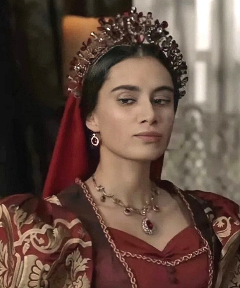 Валиде Турхан. 