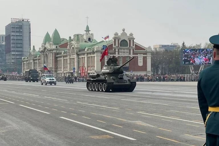    Фото: Парад Победы в Новосибирске Ольга Шмырева