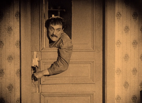 Впустите меня в мою квартиру! 