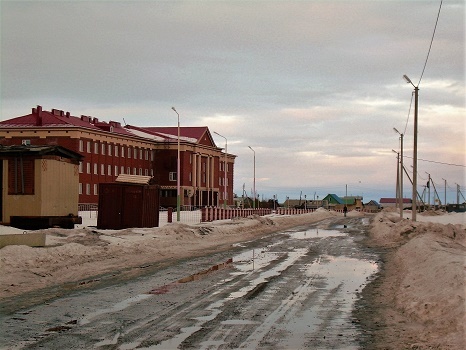 Фотографии Татьяны Немшановой. Село Саранпауль. Апрель северный таёжный 2008 год. Школа. Снеготаяние. Западная Сибирь, Приполярный Урал, Зауралье, ХМАО Югра.