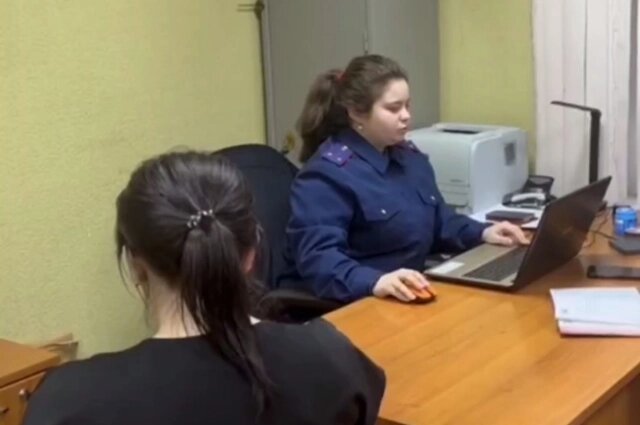    Задержанному инспектору ПДН предъявлено обвинение в халатности. Фото: ГСУ СК России по Красноярскому краю и Республике Хакасия