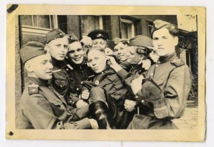 Советские солдаты в  Дрездене(Германия)