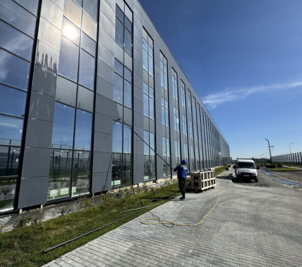 Мойка фасадов — самая востребованная и высокомаржинальная услуга весной